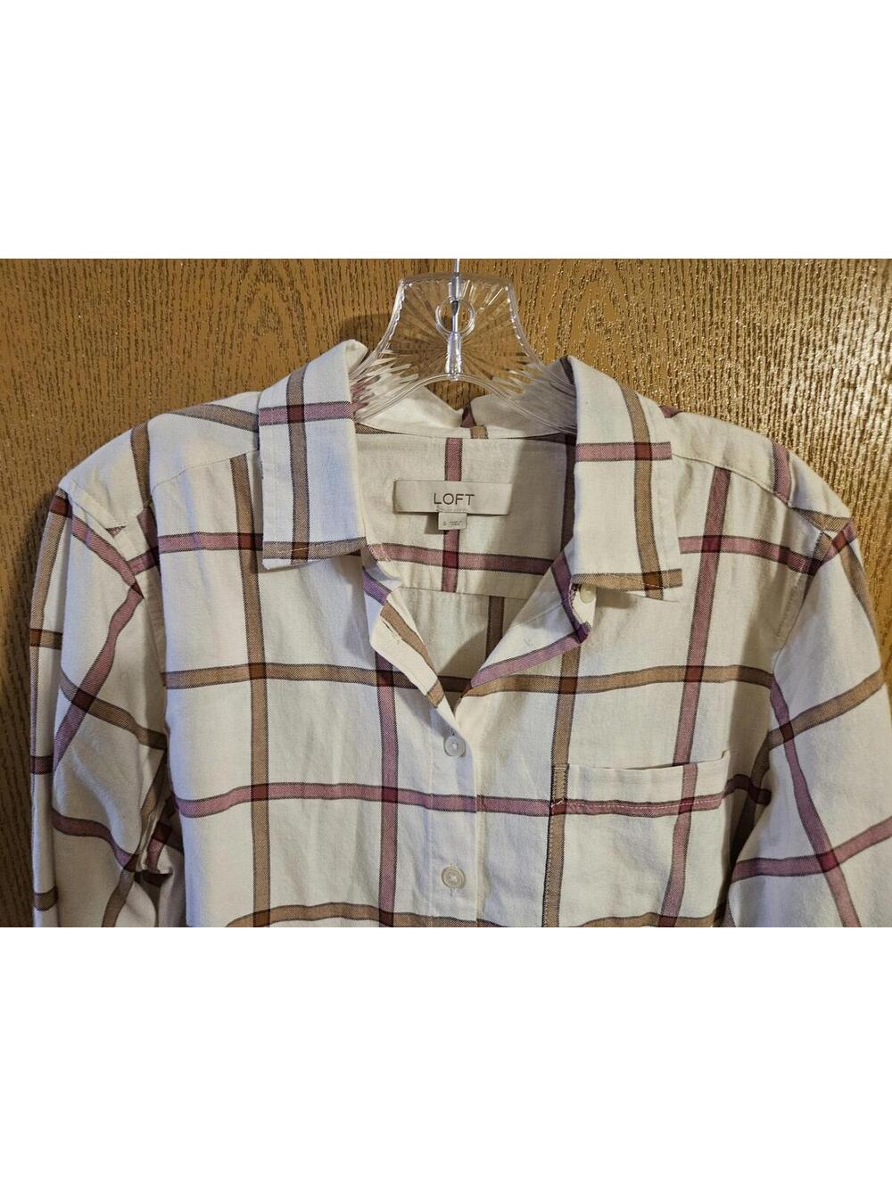 LOFT Button-Up Top - Picture 2 of 9